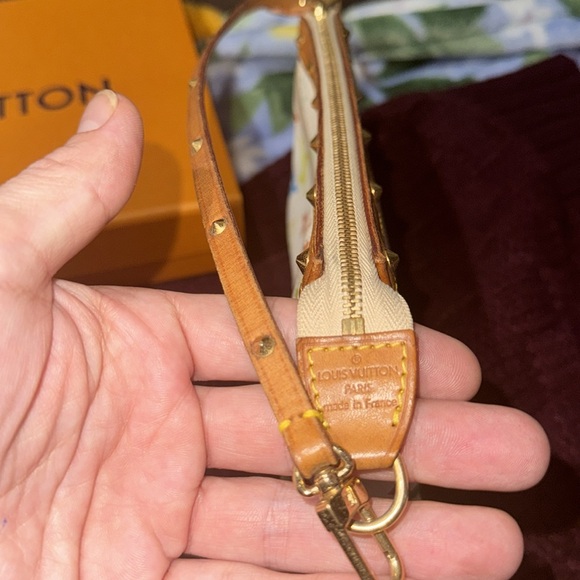 Women’s Or Men’s Louis Vuitton MURAKAMI Pochette! In White monogram print! 10/10 - Picture 11 of 17